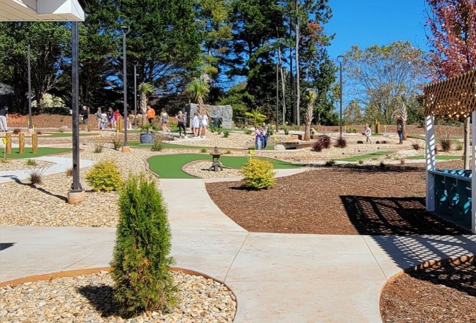 18 hole mini golf course in walhalla sc